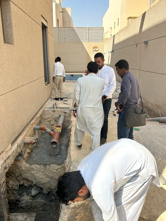 فريق العمل خلال معالجة القواعد والتمديدات