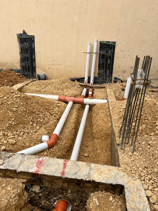 تأسيس خطوط الصرف في الموقع